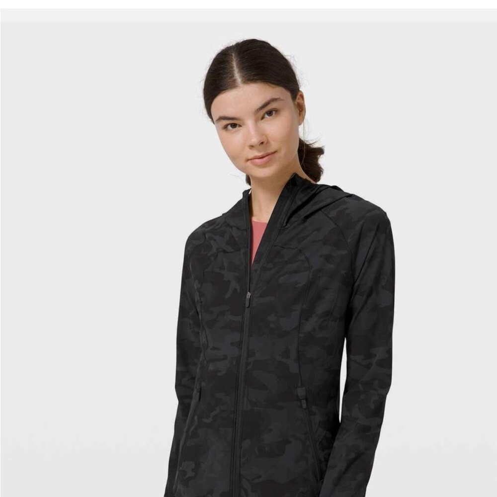 Lululemon Mist Over Windbreaker - size 10 camo